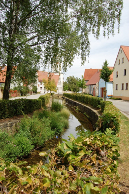 Blick auf den innerörtlichen Meinheimer Mühlbach